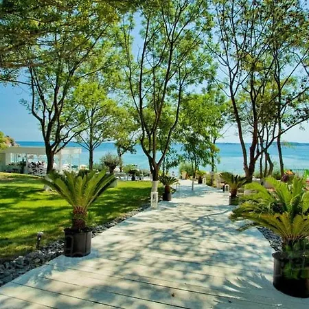 Luxury With Pool Access In Atia Apartamento Chernomorets