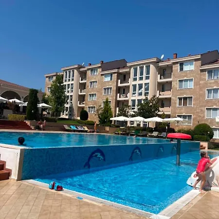 Luxury With Pool Access In Atia Apartamento Chernomorets
